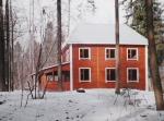 Ярославское ш., 45 км от МКАД, Абрамцево, посёлок Академиков, участок 44 сотки, центр. канализация, 2 с/у, вода - колодец, разведена по дому, отопл. электр., магистр. газ 70м, круглогод. подъезд, охрана посёлка.