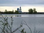Земельный участок 12 соток на берегу реки, рядом озеро и лес.