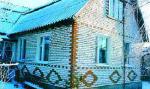 Мариенбург, Гатчинский р-н: в центре поселка, кирп. дом 6х13 м с манс., 3 комн. 36+13+14 м, кухня 18.5