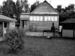 Богородский р-н. Дом кирп., дер. веранда, 110 кв.м, баня 6х5, вода, эл. отопл., 14 сот., река, лес рядом
