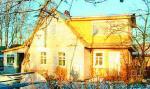 Кировский р-н: берег Невы, на уч. 12 сот. доброт. дом 8х6.5, кирп.+брус, баня, лет.гост. домик, отл.