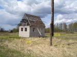 Продаю кирп. дом треб. доделки в деревне 220 км от МКАД Новорижское ш., р. Волга, лес, 15 сот. земли