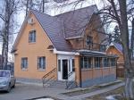 Киевское ш., 30 км. Коттедж 210 м2, полностью готов к проживанию.Участок с лесными деревьями (сосны, березы).